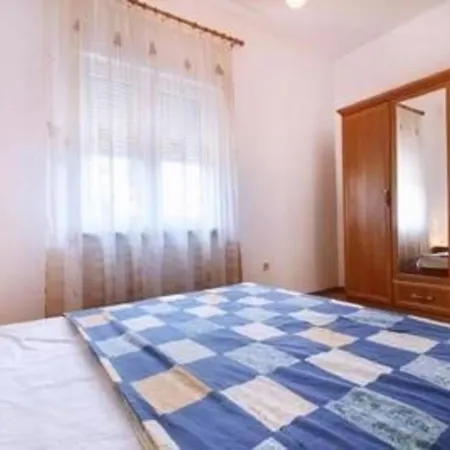 Ferienwohnung Fur 4 Personen Ca 40 Qm In Medulin, Istrien Sudkuste Von Istrien - B51988 *