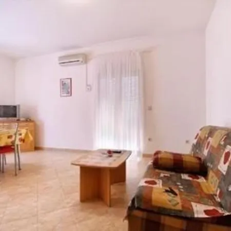 Ferienwohnung Fur 4 Personen Ca 40 Qm In Medulin, Istrien Sudkuste Von Istrien - B51988 *