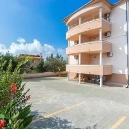 Ferienwohnung Fur 4 Personen Ca 40 Qm In Medulin, Istrien Sudkuste Von Istrien - B51988 Apartment
